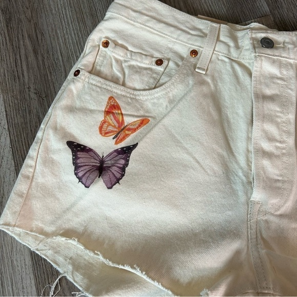 Levis 501 Womens Give Me Butterflies High Rise Denim Shorts NWT​​ - Picture 10 of 14